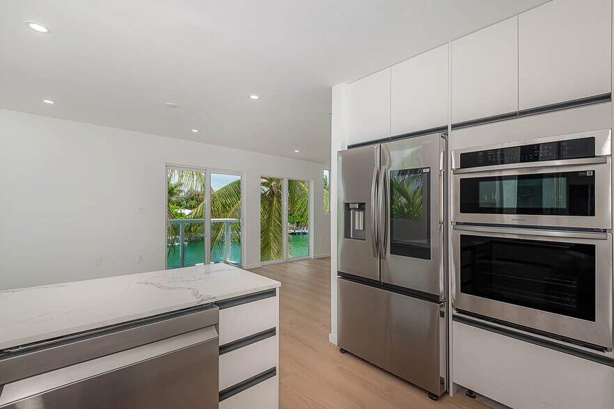 More Photos Of 1975-1985 Calais Dr, Miami Beach Apartments For Sale