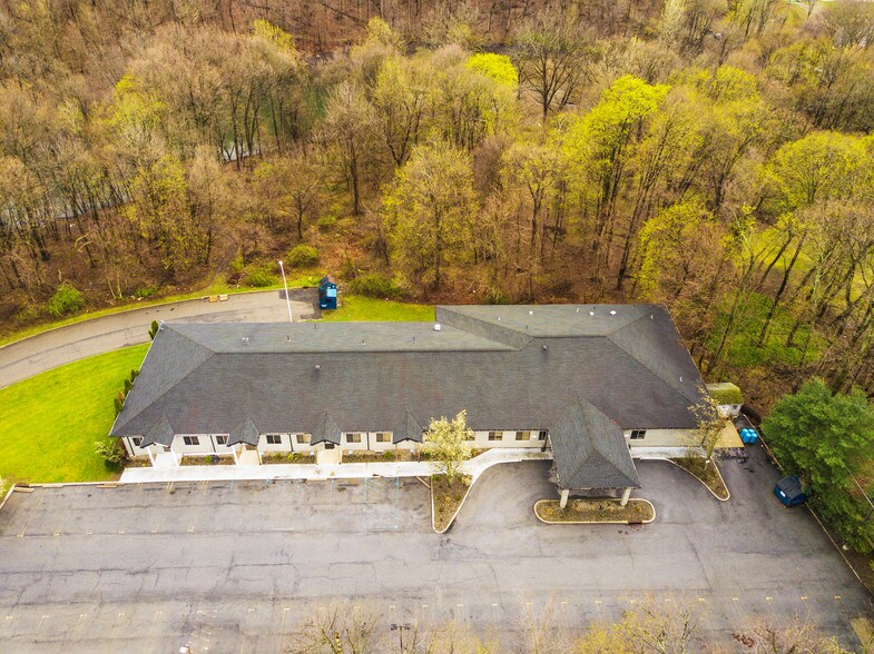 More Photos Of 4 Corwin Ct, Newburgh Medical For Sale