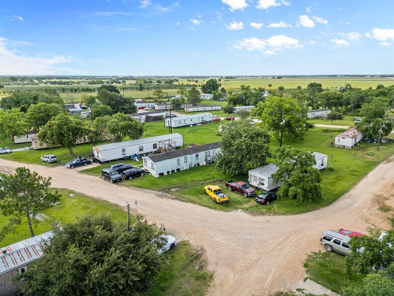More Photos Of 354 Private Road 620, Bay City Manufactured Housing Mobile Home Park For Sale