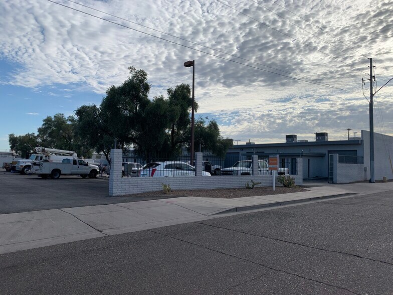 More Photos Of 1930 W Durango St, Phoenix Distribution For Lease