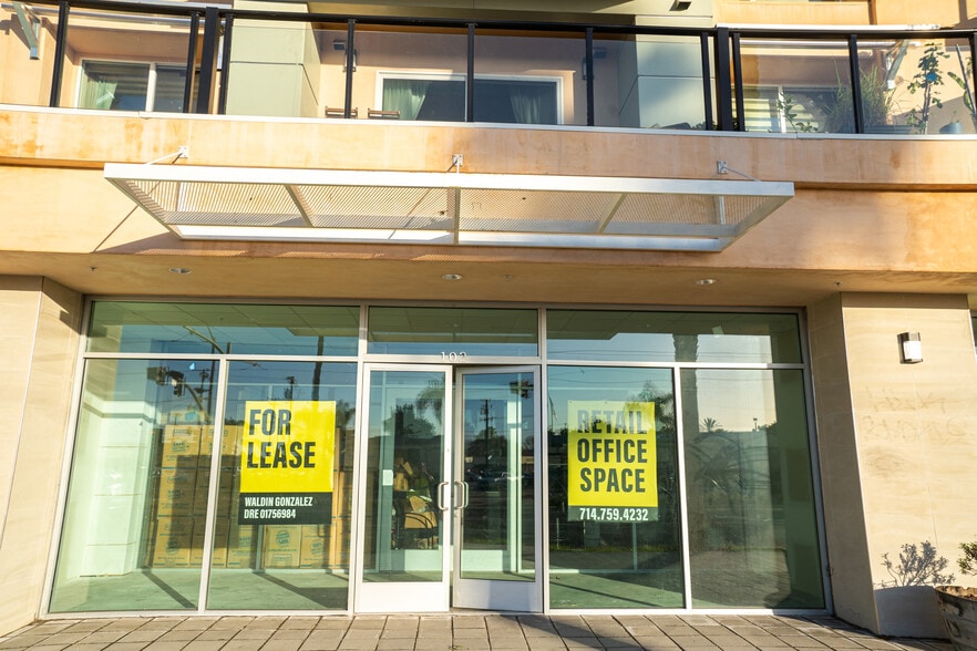 More Photos Of 1598 Long Beach Blvd, Long Beach Storefront Retail Office For Sale