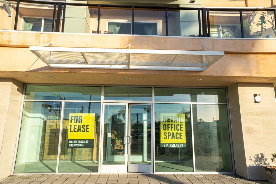 More Photos Of 1598 Long Beach Blvd, Long Beach Storefront Retail Office For Sale