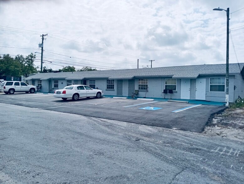 More Photos Of 9718 N Nebraska Ave, Tampa Apartments For Sale