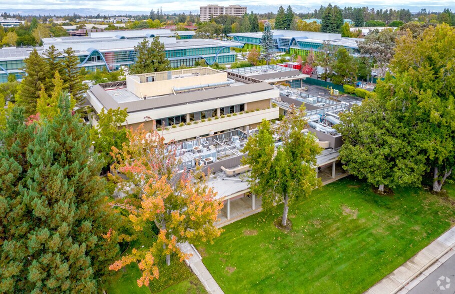 More Photos Of 2627 Hanover St, Palo Alto Research And Development For Lease