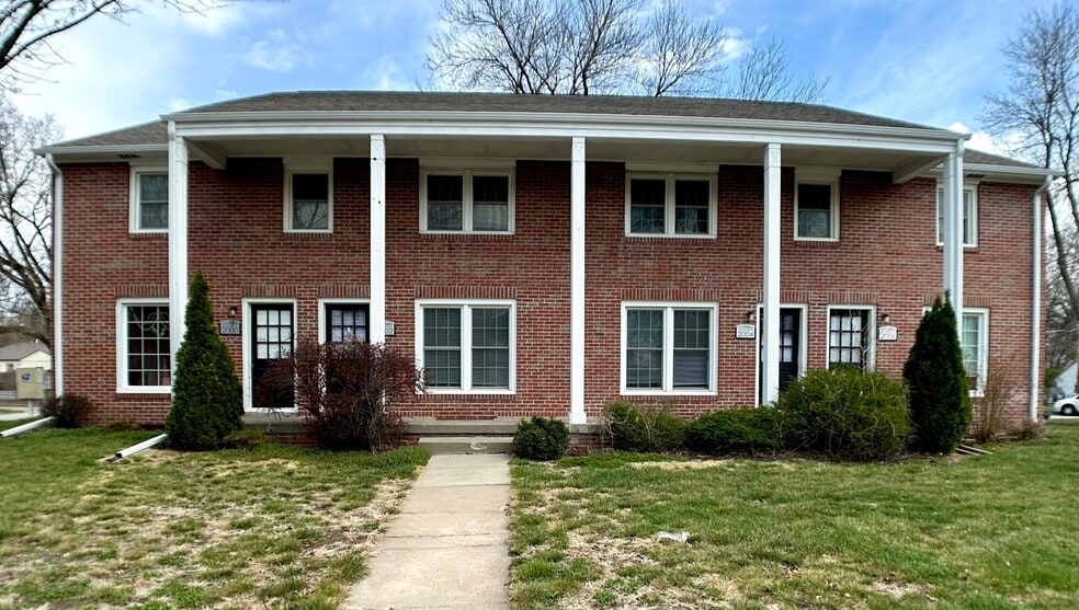 More Photos Of 1940 S Cotner Blvd, Lincoln Apartments For Sale