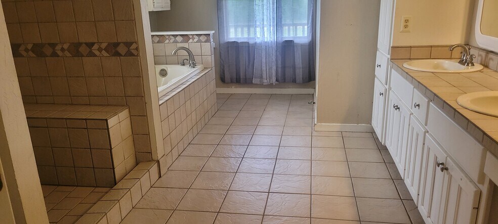 More Photos Of 766 County Road 4640, Winnsboro Specialty For Sale