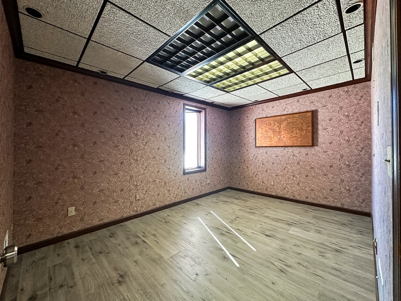 More Photos Of 2014 S Calhoun St, Fort Wayne Manufacturing For Sale