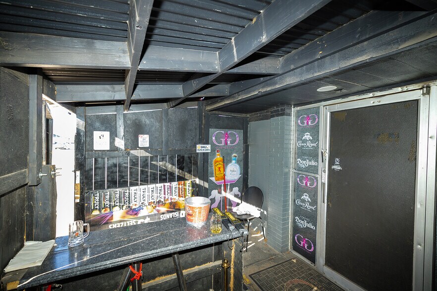 More Photos Of 212 W Harry St, Wichita Bar For Sale