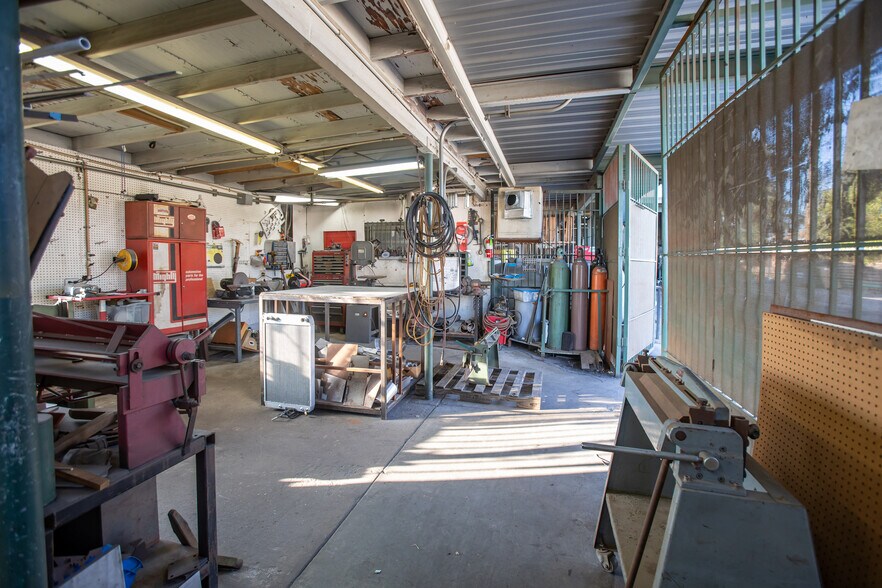 More Photos Of 17635 Arrow Blvd, Fontana Service For Sale