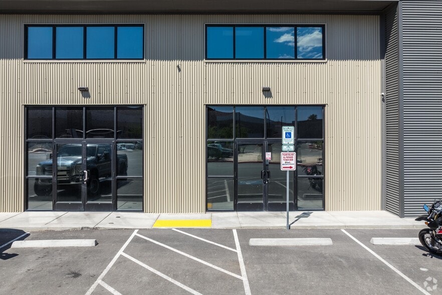 More Photos Of 5470 Stephanie St, Las Vegas Warehouse For Lease