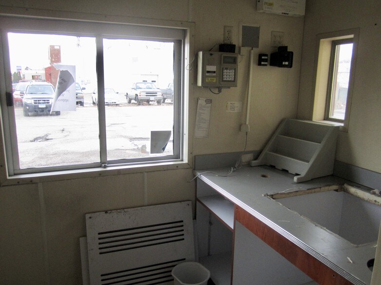 More Photos Of 1060 Madison Ave, Mankato Fast Food For Lease