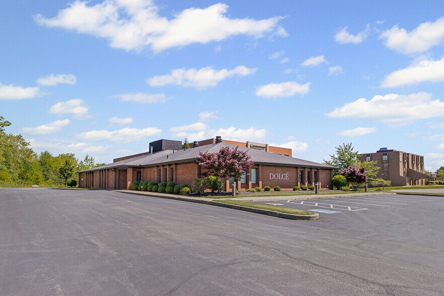 More Photos Of 18820 Bagley Rd, Middleburg Heights Office For Sale