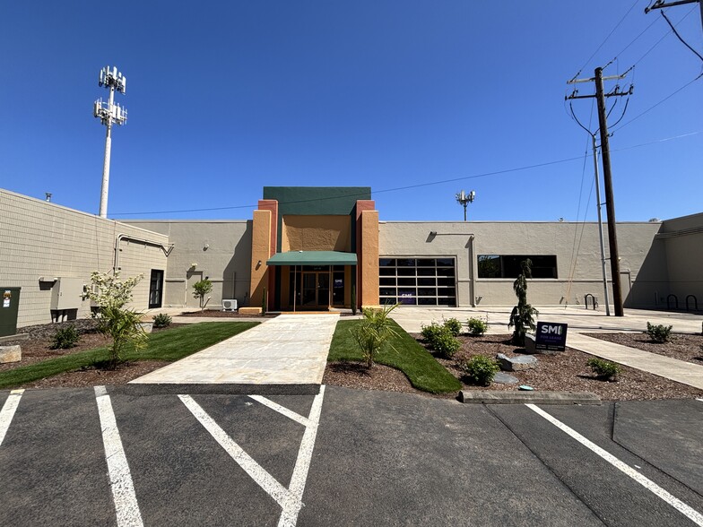 Primary Photo Of 576 Patterson St NW, Salem Warehouse For Lease