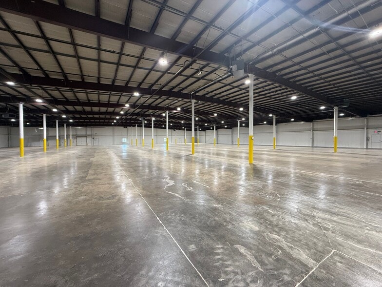 More Photos Of 513-539 E Hiawatha Blvd, Syracuse Warehouse For Sale