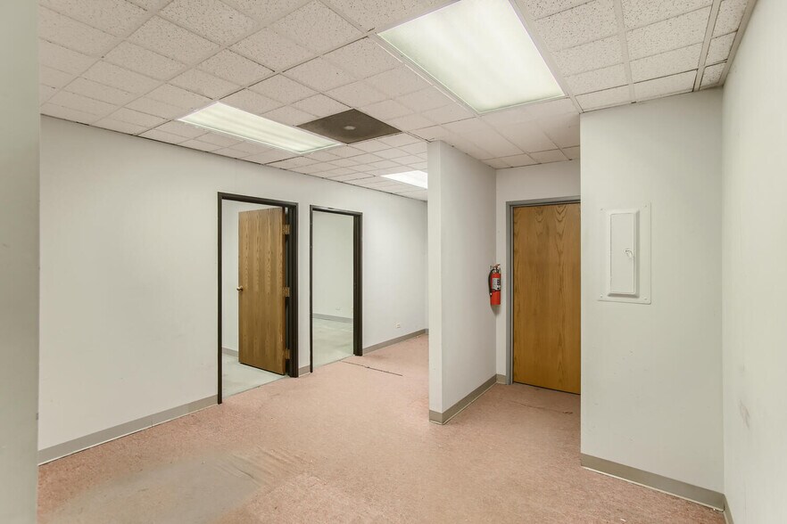 More Photos Of 415 E Golf Rd, Arlington Heights Office For Lease