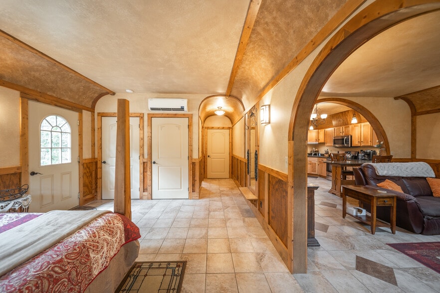 More Photos Of 295 Panthers Den Rd, Makanda Hotel For Sale