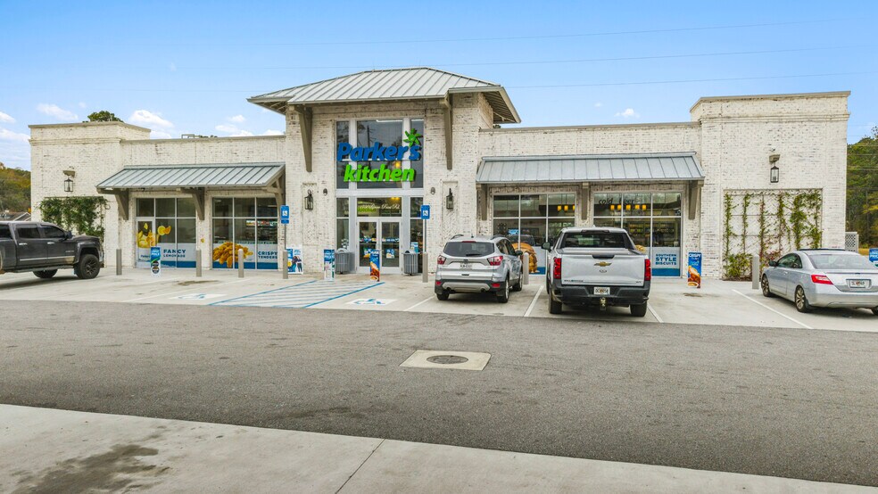 More Photos Of 1750 Grove Point Rd, Savannah Service Station For Sale
