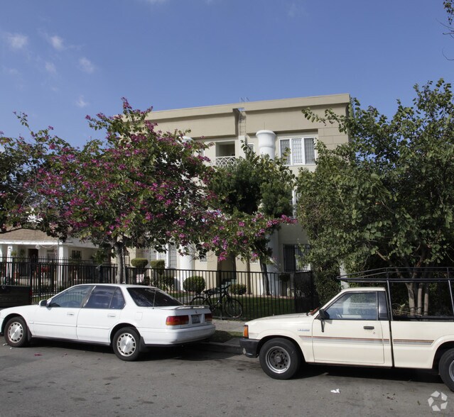 More Photos Of 5617 La Mirada Ave, Los Angeles Apartments For Sale