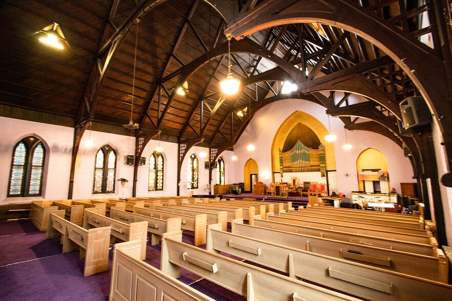 More Photos Of 1 N Fulton Ave, Baltimore Religious Facility For Lease