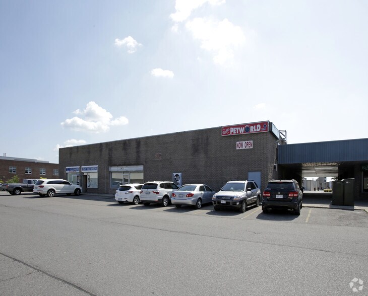 More Photos Of 15 Allan Dr, Caledon Restaurant For Lease