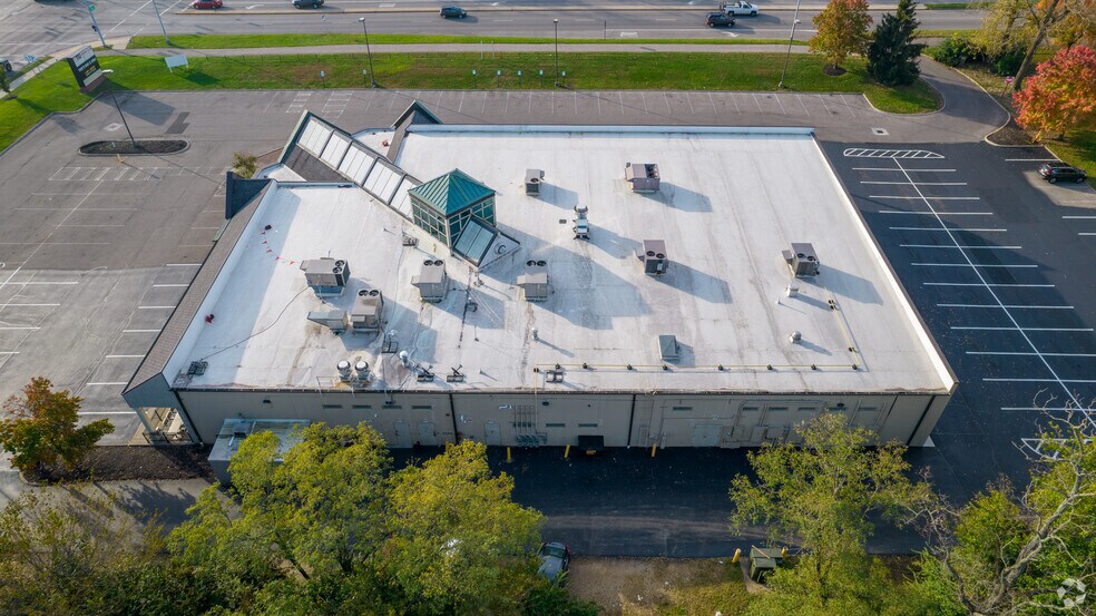 More Photos Of 1126 W Henderson Rd, Columbus Storefront For Sale