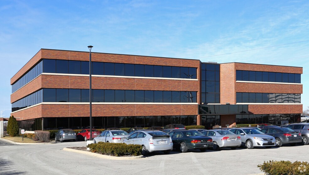 More Photos Of 1110 Jorie Blvd, Oak Brook Office For Lease