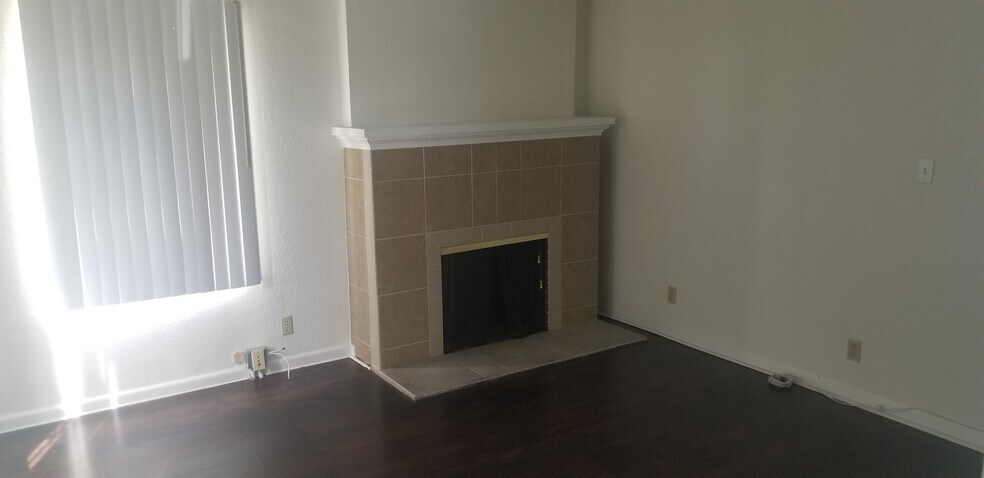 More Photos Of 725 S 6th St, Las Vegas Office For Lease