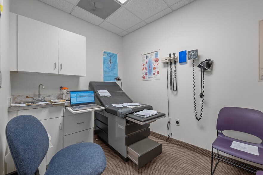 More Photos Of 2961 Crouse Ln, Burlington Medical For Sale