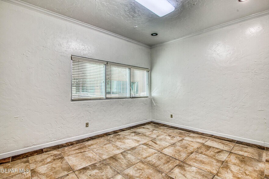 More Photos Of 550 S Mesa Hills Dr, El Paso Medical For Lease