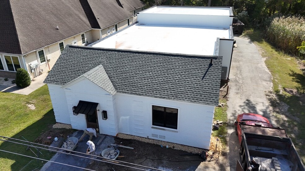 More Photos Of 100 Atlantic Ave, Ocean View Flex For Lease