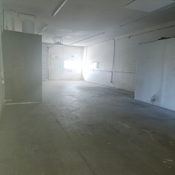 More Photos Of 1950 Commander Dr, Lake Havasu City General Retail For Lease