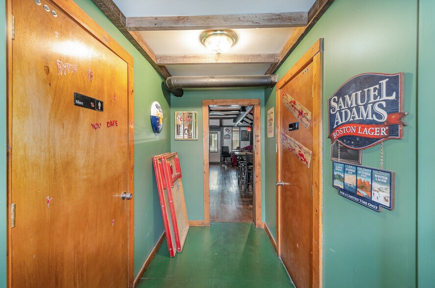 More Photos Of 3934-3938 Decoursey Ave, Covington Bar For Sale