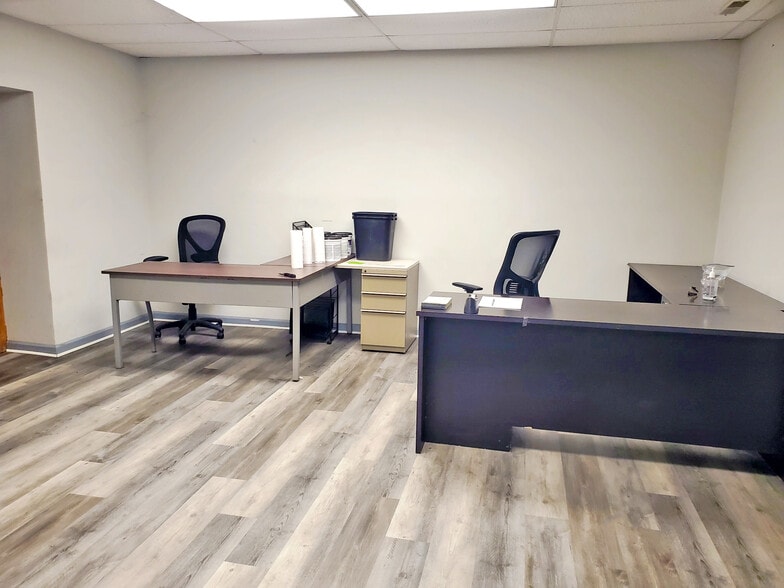More Photos Of 3210 Wilson St, Wilmington Warehouse For Lease
