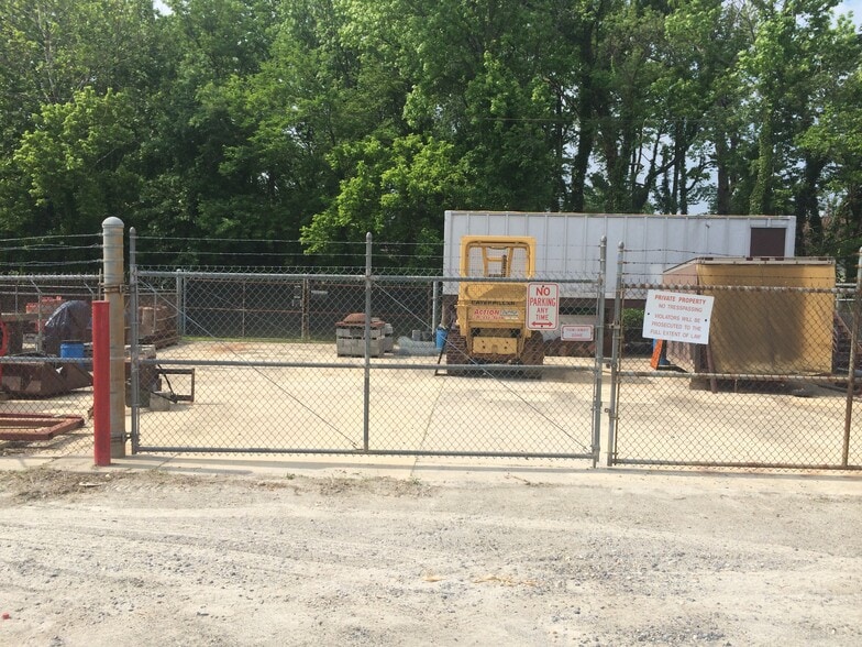 More Photos Of 6501 Yochelson Pl, Clinton Warehouse For Lease