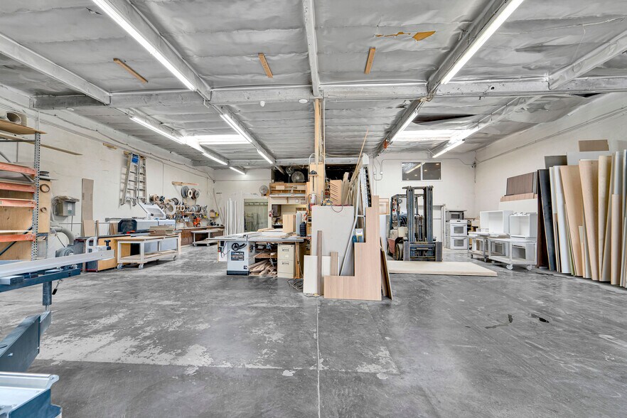 More Photos Of 12970 Branford St, Pacoima Warehouse For Sale