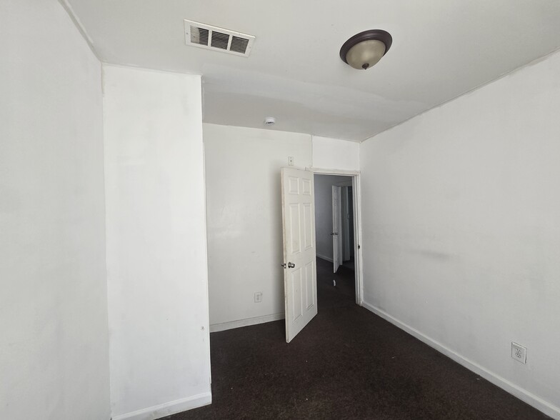 More Photos Of 3675 Oakman Blvd, Detroit Apartments For Sale