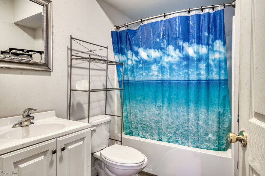 More Photos Of 3817 Pacific Ave, Wildwood Restaurant For Sale