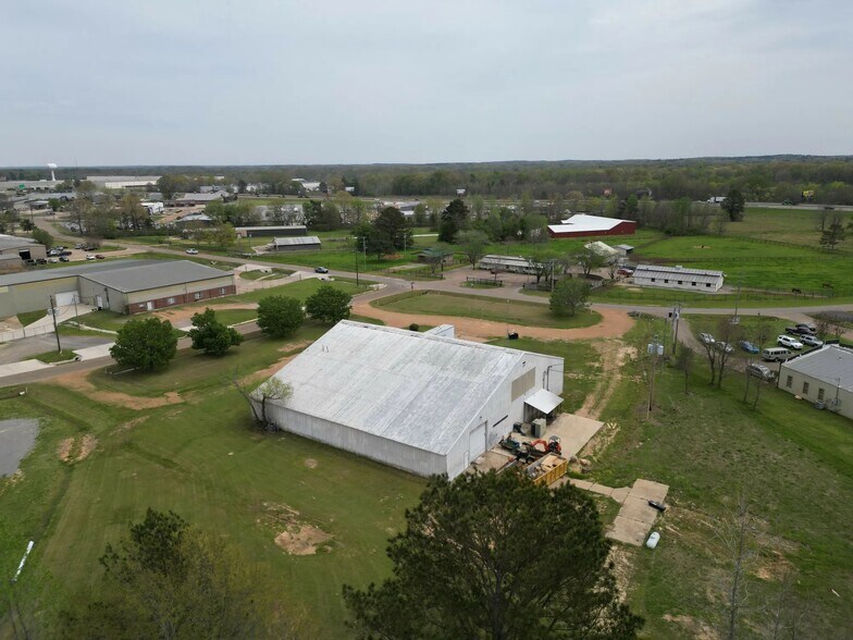 More Photos Of 158 American Way, Madison Distribution For Lease