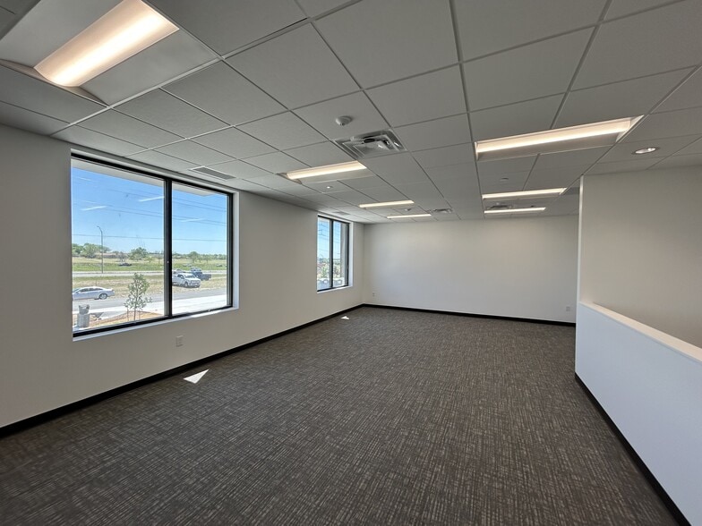 More Photos Of 1433 Chris Ln, Pflugerville Light Distribution For Lease