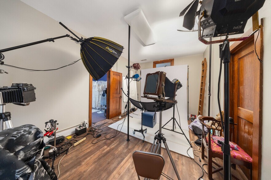 More Photos Of 101 E Jefferson St, Winterset Office For Sale