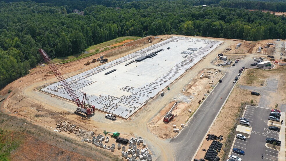 More Photos Of 7901 Indlea Point, Greensboro Manufacturing For Lease
