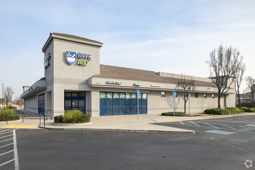 Primary Photo Of 1970 W Grant Line Rd, Tracy General Retail For Sale