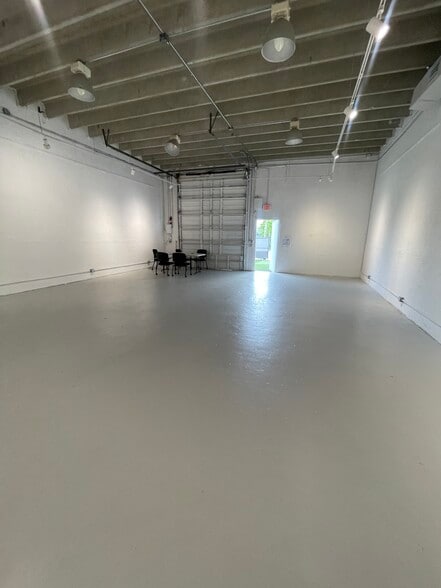 More Photos Of 676 NW 23rd St, Miami Warehouse For Lease