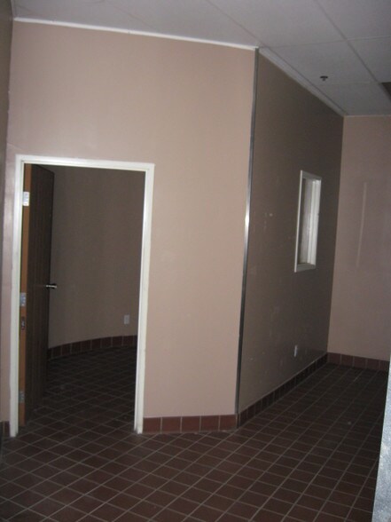 More Photos Of 4587 Telephone Rd, Ventura Office For Sale