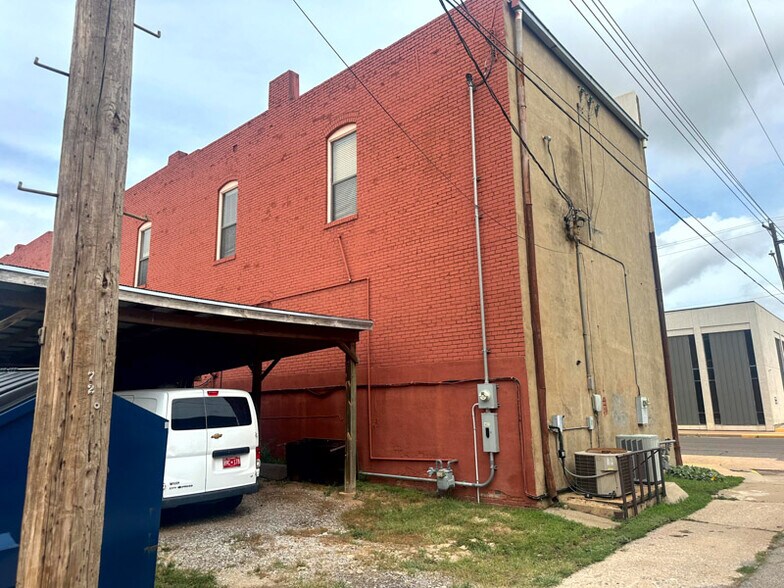 More Photos Of 101 S Main St, Hennessey Storefront For Sale