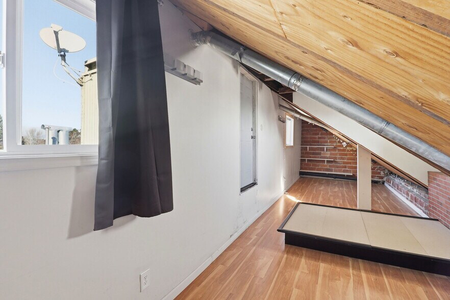 More Photos Of 1222 Broadway, Burlingame Storefront Retail Residential For Sale