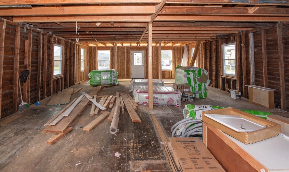 More Photos Of 5812 Marlboro Pike, District Heights Office For Sale