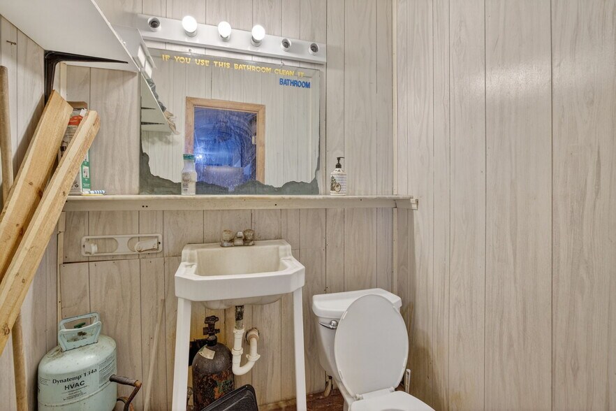 More Photos Of 3928 SW 12th Ct, Fort Lauderdale Manufacturing For Sale