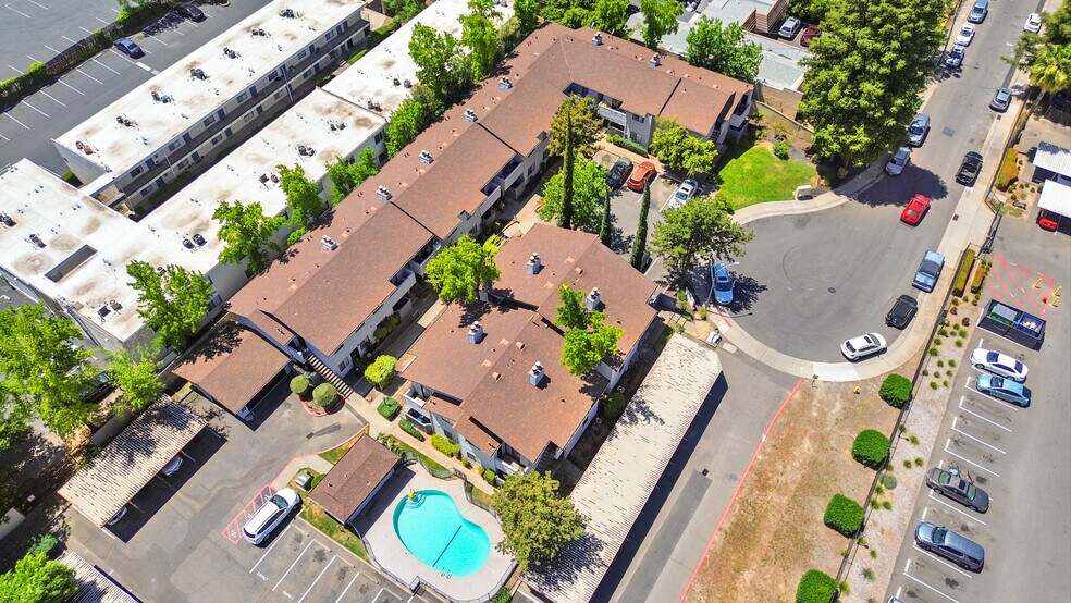 More Photos Of 2626 Marigold Ln, Sacramento Apartments For Sale