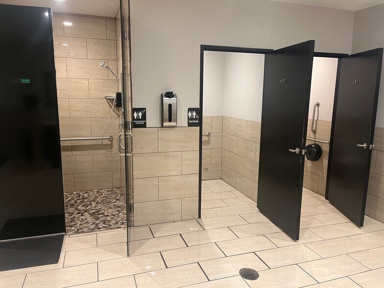 More Photos Of 11251 S Eastern Ave, Henderson Storefront For Lease